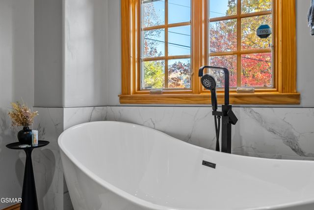 415 Matterhorn Drive, Gatlinburg, TN 37738