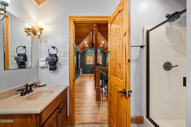 415 Matterhorn Drive, Gatlinburg, TN 37738