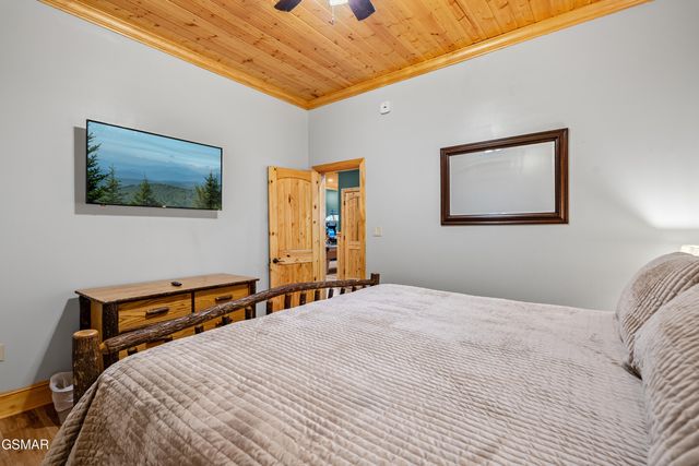 415 Matterhorn Drive, Gatlinburg, TN 37738