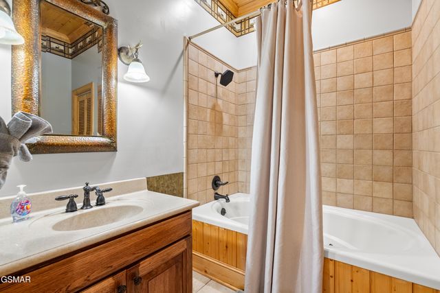 415 Matterhorn Drive, Gatlinburg, TN 37738