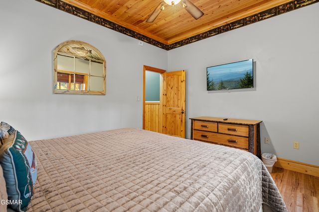 415 Matterhorn Drive, Gatlinburg, TN 37738