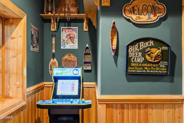 415 Matterhorn Drive, Gatlinburg, TN 37738