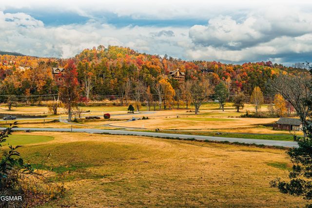 415 Matterhorn Drive, Gatlinburg, TN 37738