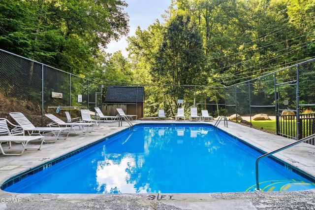 415 Matterhorn Drive, Gatlinburg, TN 37738