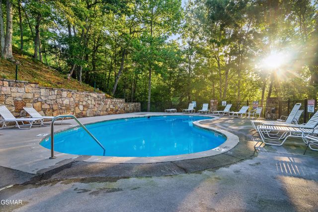 415 Matterhorn Drive, Gatlinburg, TN 37738