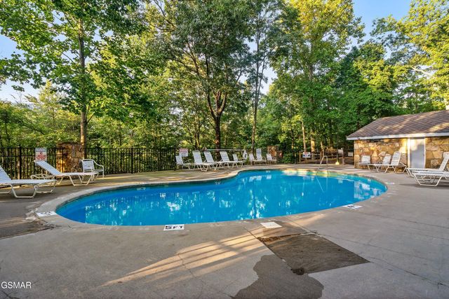 415 Matterhorn Drive, Gatlinburg, TN 37738