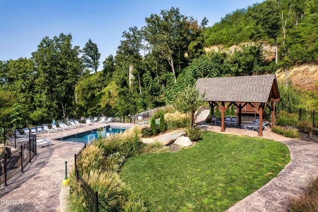 415 Matterhorn Drive, Gatlinburg, TN 37738