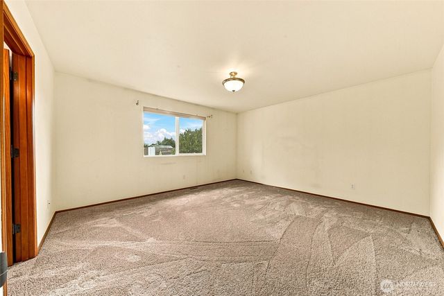 3060 Link Avenue, Enumclaw, WA 98022