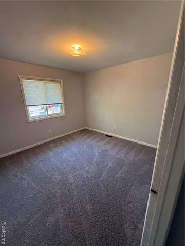 420 Stratford Road, Ferndale, MI 48220