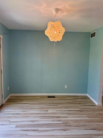 420 Stratford Road, Ferndale, MI 48220