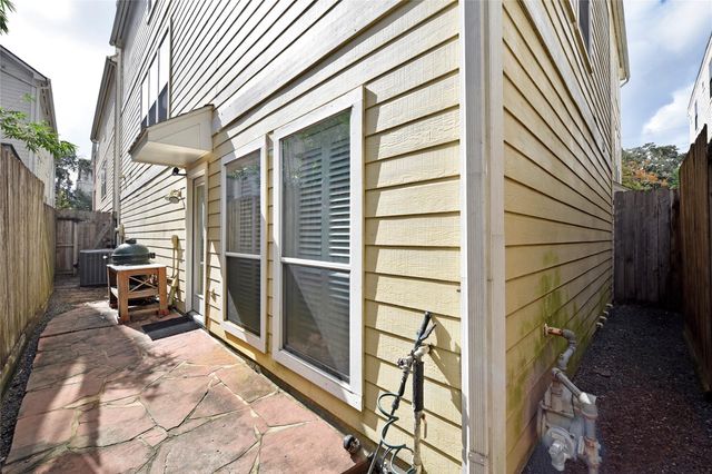 2645 Helena Street, Houston, TX 77006