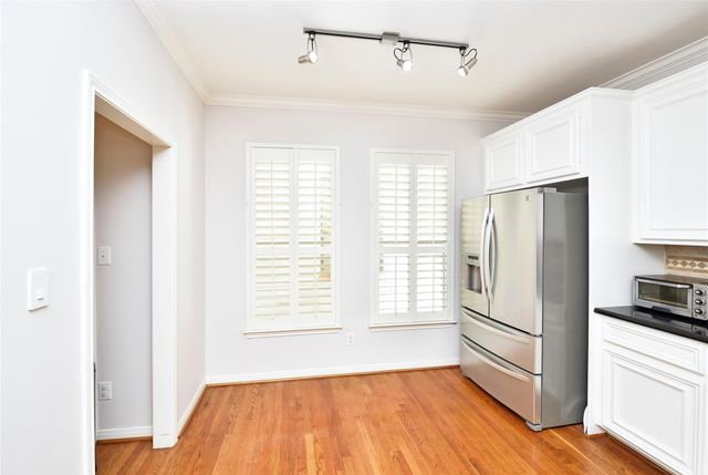 2645 Helena Street, Houston, TX 77006