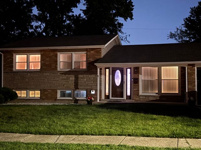 2716 Larkspur Lane, Hazel Crest, IL 60429