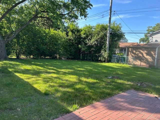 2716 Larkspur Lane, Hazel Crest, IL 60429