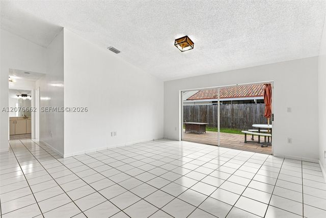 19181 NW 89th Ave, Hialeah, FL 33018