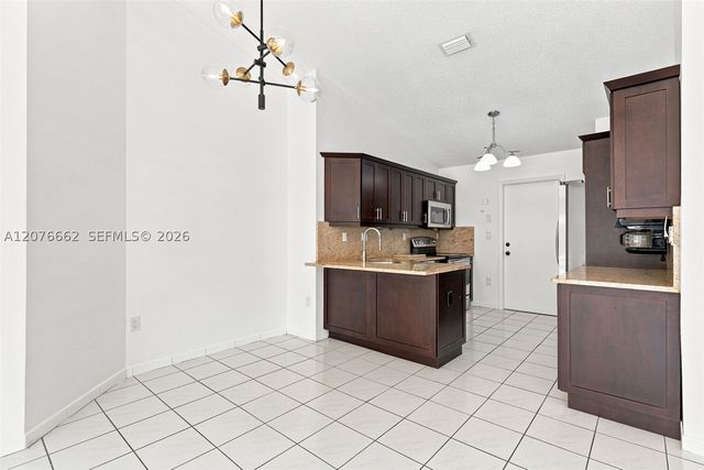 19181 NW 89th Ave, Hialeah, FL 33018