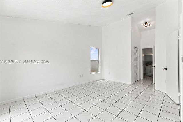 19181 NW 89th Ave, Hialeah, FL 33018