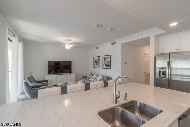 9596 Trevi CT 5426, Naples, FL 34113