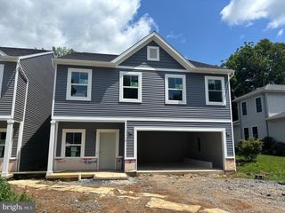 1079 DIANNE DR, Waynesboro, PA 17268