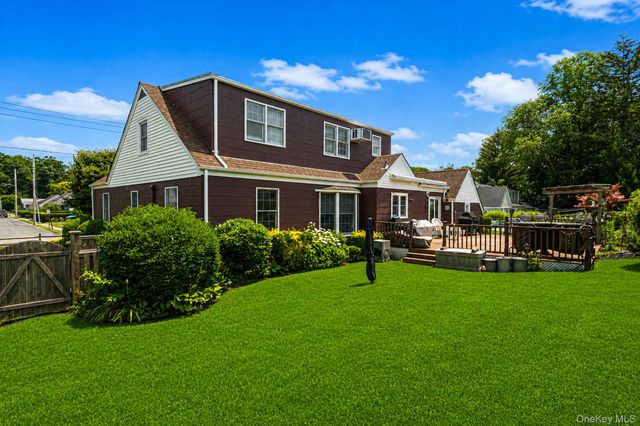 112 Lawrence Avenue, Smithtown, NY 11787