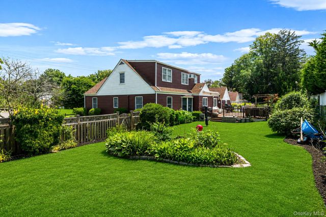 112 Lawrence Avenue, Smithtown, NY 11787