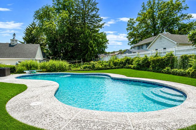 112 Lawrence Avenue, Smithtown, NY 11787