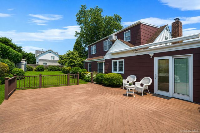112 Lawrence Avenue, Smithtown, NY 11787