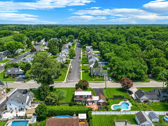 112 Lawrence Avenue, Smithtown, NY 11787