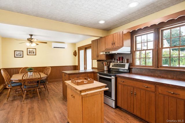 112 Lawrence Avenue, Smithtown, NY 11787