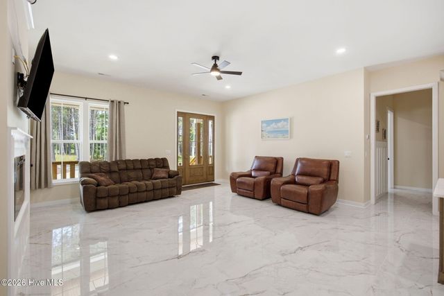 2102 Midway Road SE, Bolivia, NC 28422