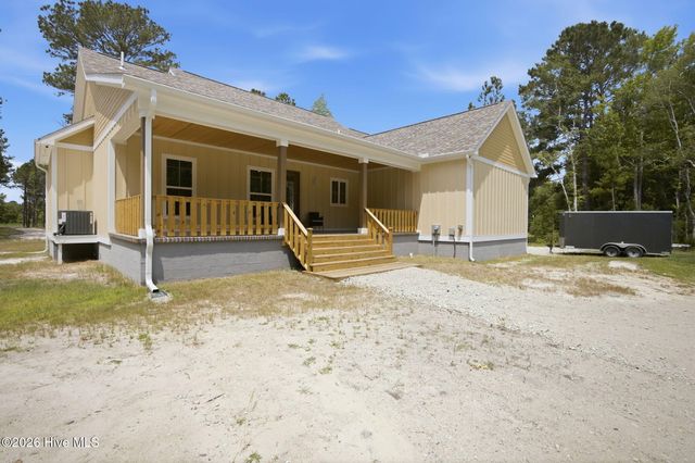 2102 Midway Road SE, Bolivia, NC 28422