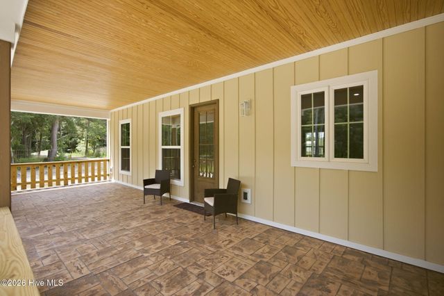 2102 Midway Road SE, Bolivia, NC 28422