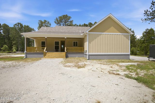 2102 Midway Road SE, Bolivia, NC 28422