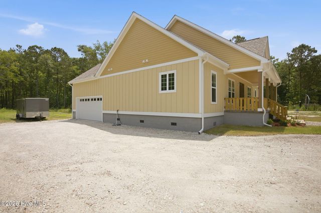 2102 Midway Road SE, Bolivia, NC 28422