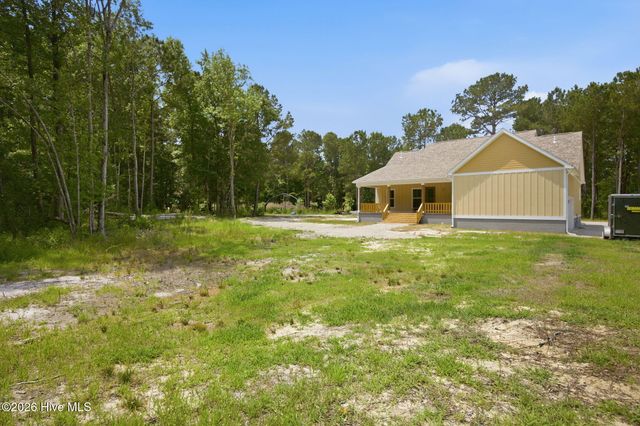 2102 Midway Road SE, Bolivia, NC 28422