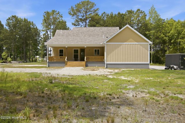 2102 Midway Road SE, Bolivia, NC 28422