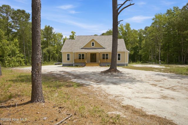 2102 Midway Road SE, Bolivia, NC 28422