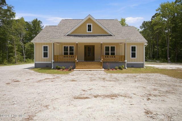 2102 Midway Road SE, Bolivia, NC 28422