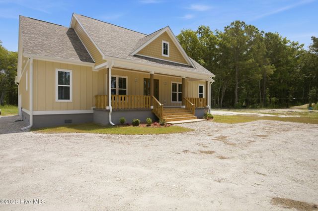 2102 Midway Road SE, Bolivia, NC 28422