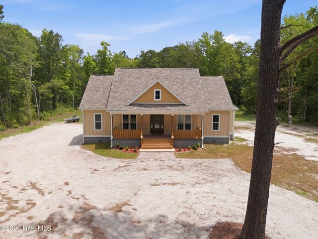 2102 Midway Road SE, Bolivia, NC 28422