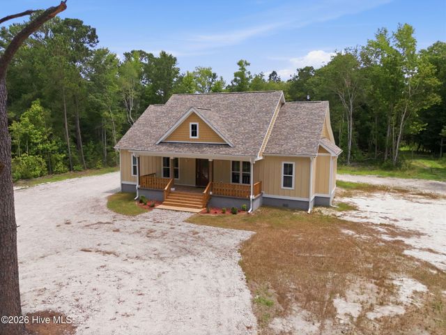 2102 Midway Road SE, Bolivia, NC 28422