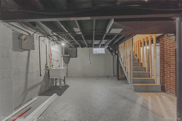 438 Franklin Road, Pontiac, MI 48341