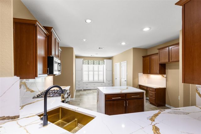 3317 Oak Dale Way, Seabrook, TX 77586