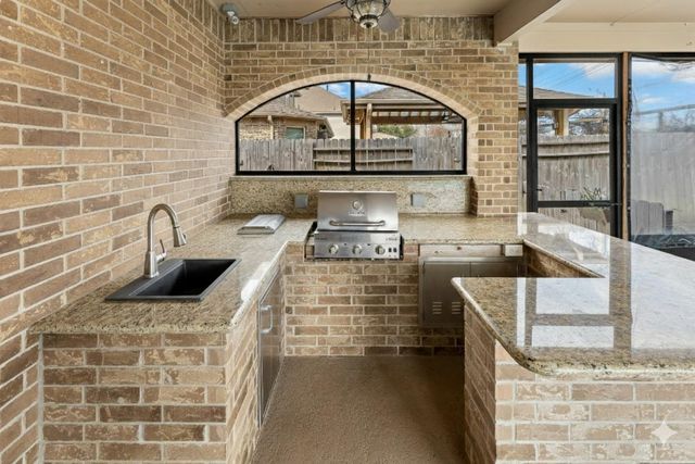 3317 Oak Dale Way, Seabrook, TX 77586