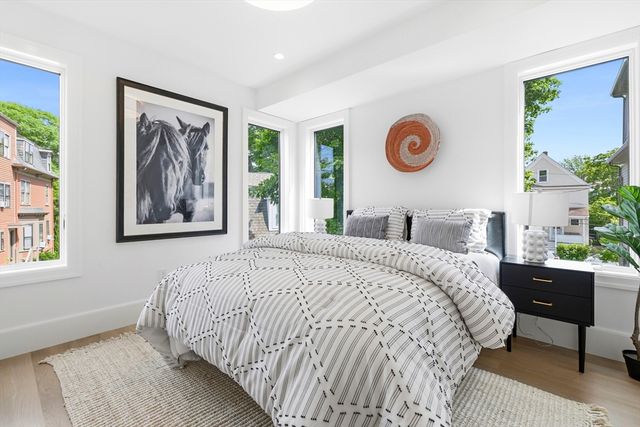11 Hubbard Avenue, Cambridge, MA 02140