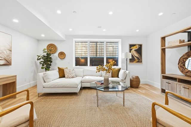 11 Hubbard Avenue, Cambridge, MA 02140