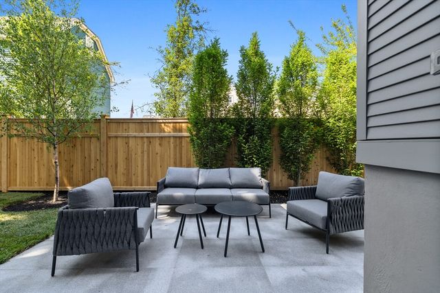 11 Hubbard Avenue, Cambridge, MA 02140