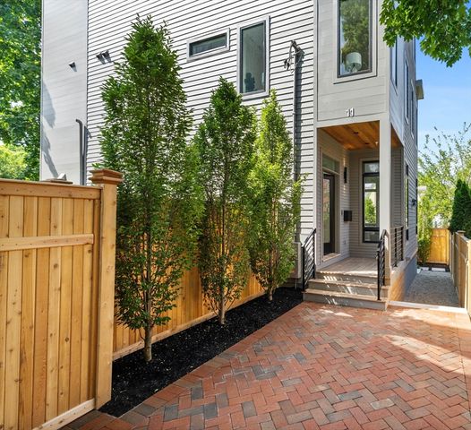 11 Hubbard Avenue, Cambridge, MA 02140