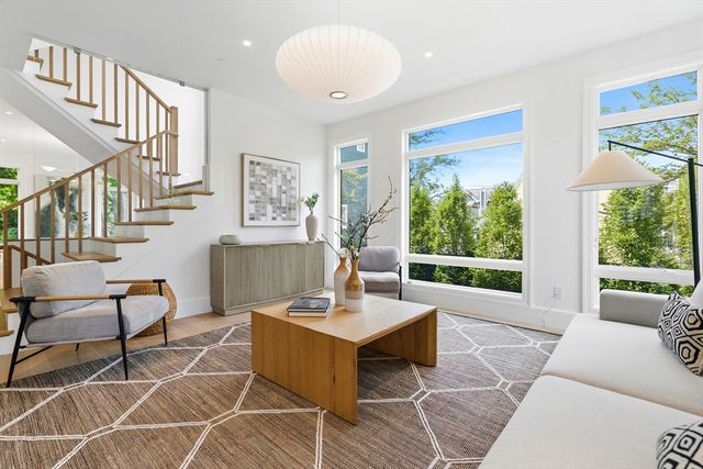 11 Hubbard Avenue, Cambridge, MA 02140