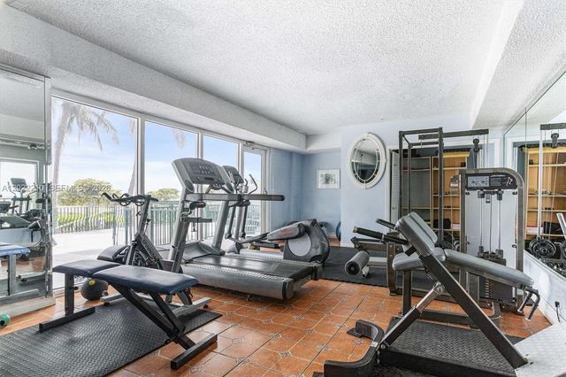 9195 NE Collins Ave 1104, Surfside, FL 33154